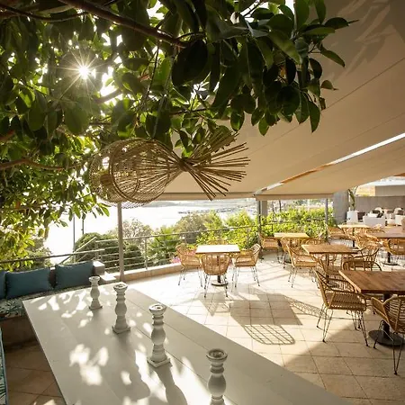 Seaside Hotel *
