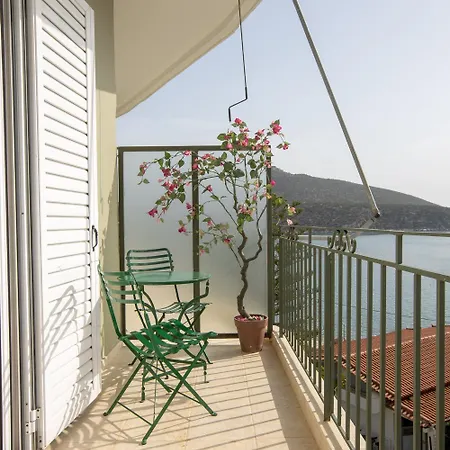 Seaside Hotel *